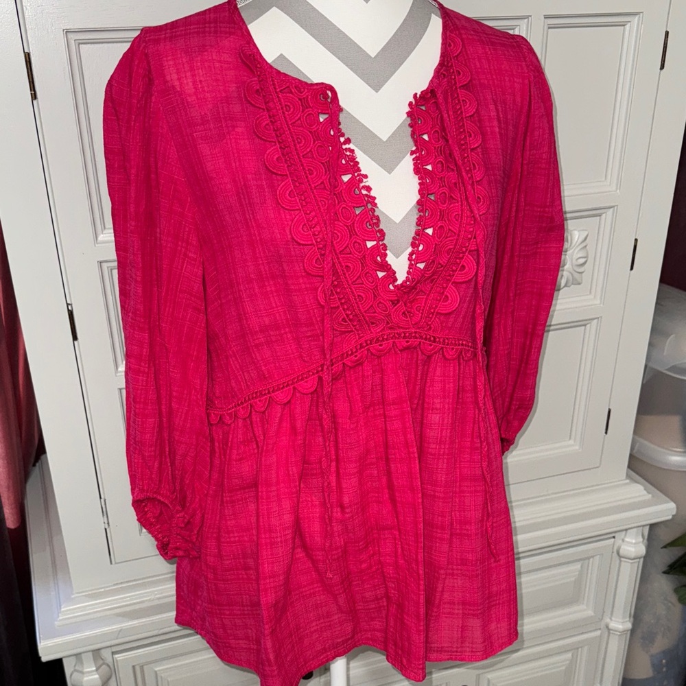 Max Studio Fuchsia Lace Detail Blouse Size Medium